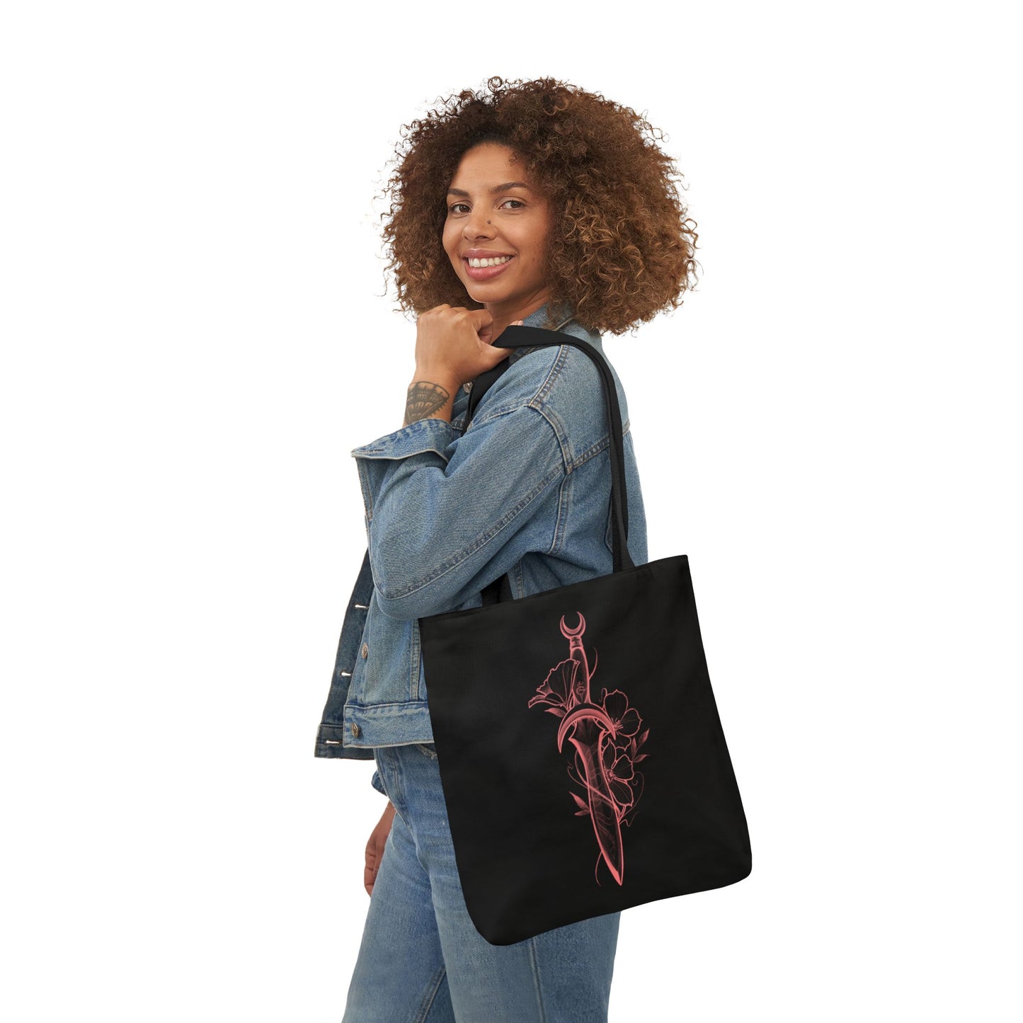 Sera’s dagger tote bag